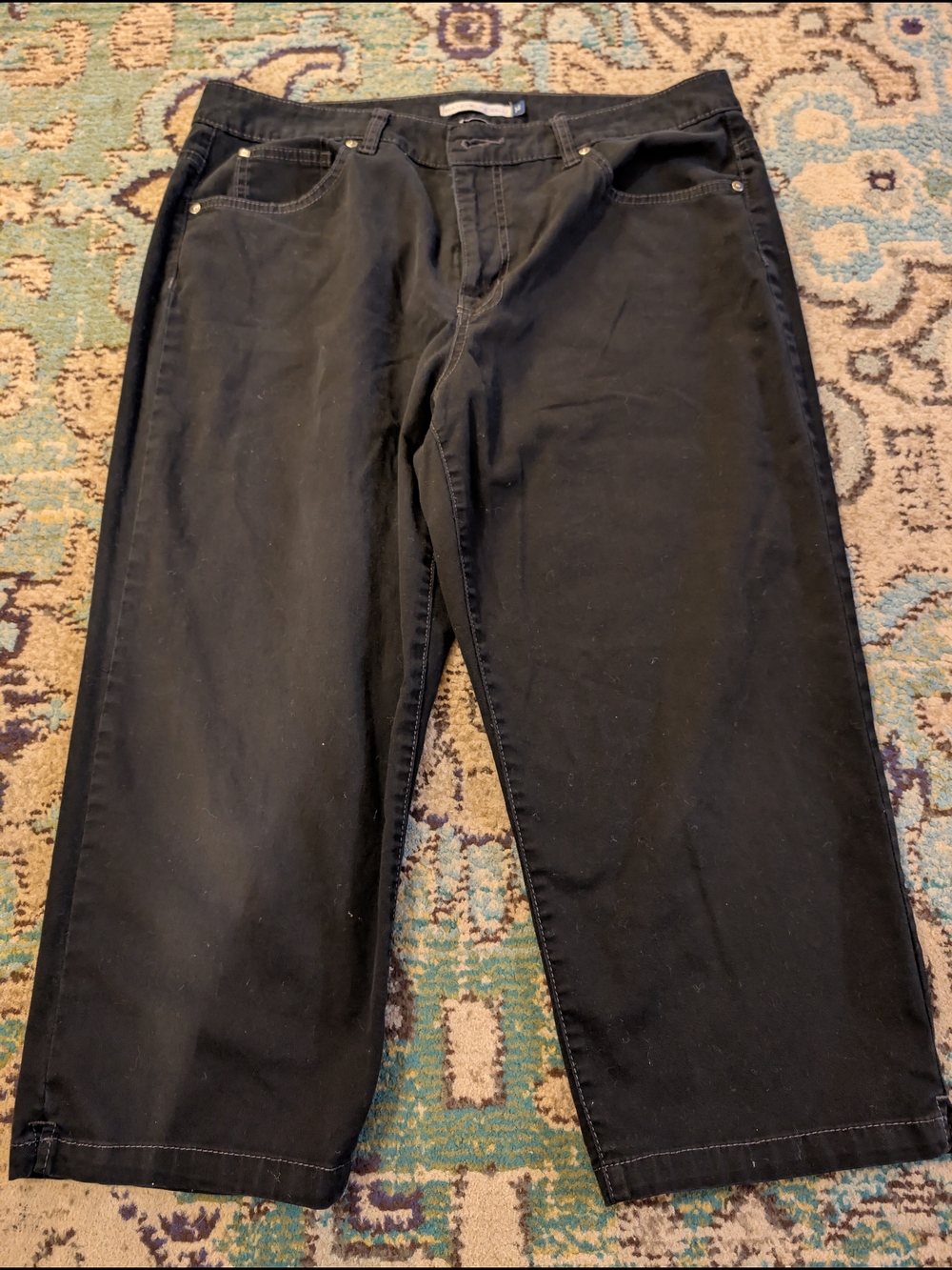 Bandolino Women's Black Cargo Shorts Capris